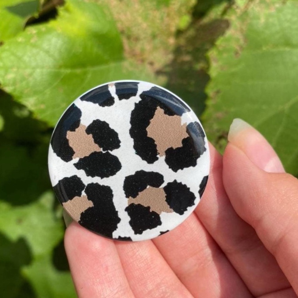 Cheetah print popsocket